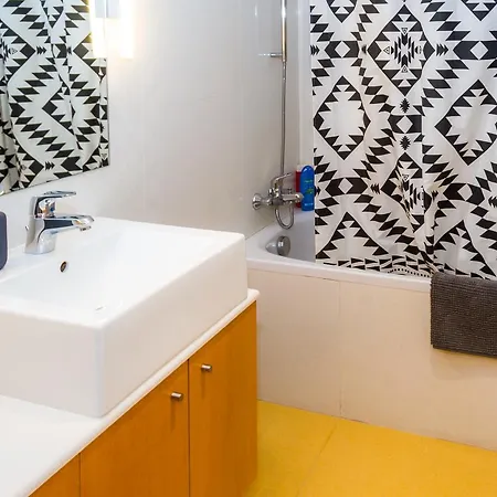 Liiiving In | Antas Corporate Oporto